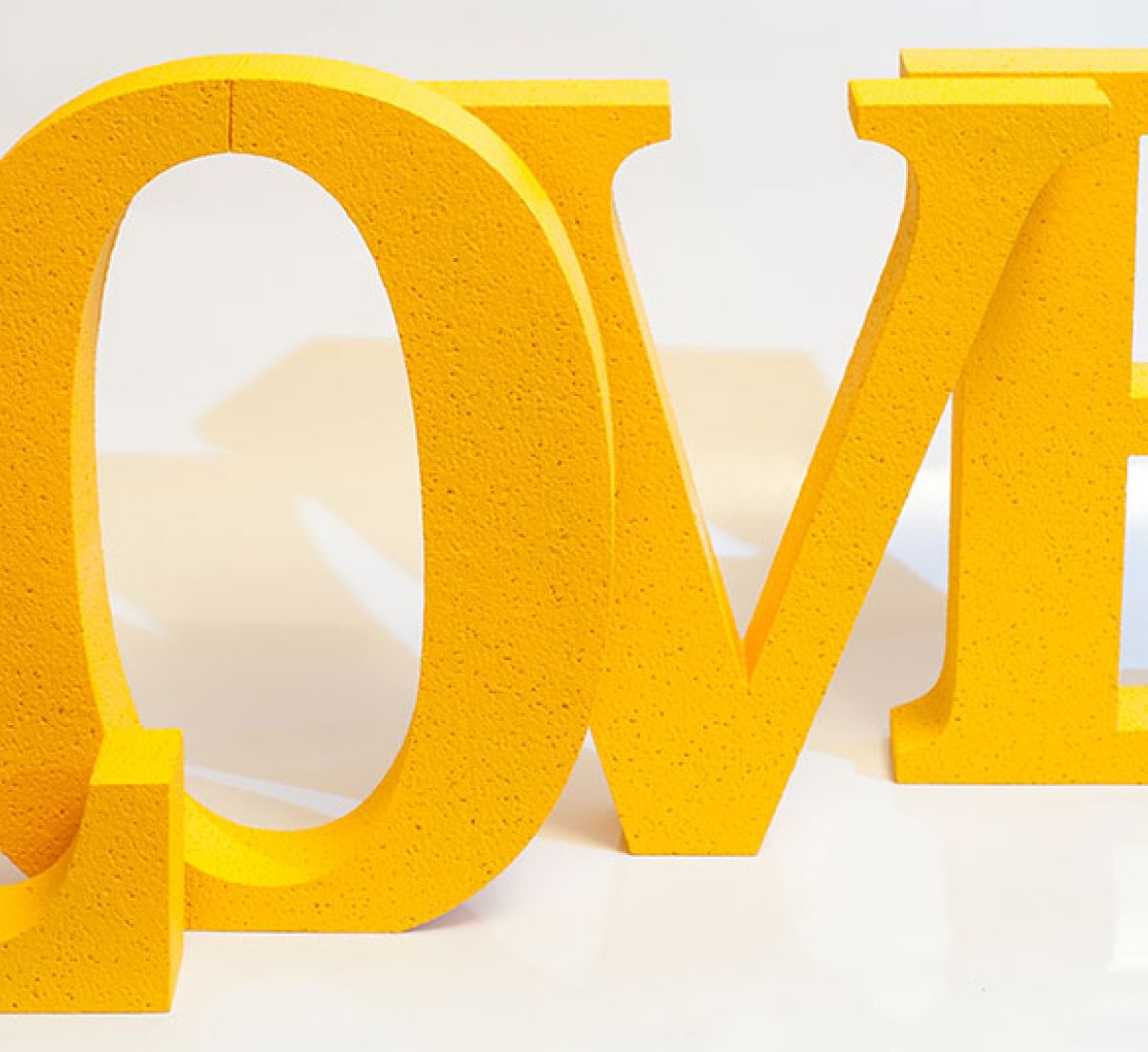 Надпис LOVE от стиропор и фибран