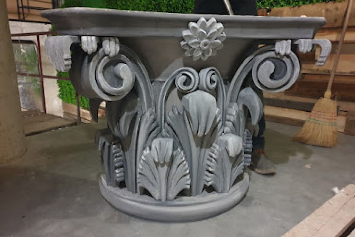 Коринтска колона и капител от стиропор